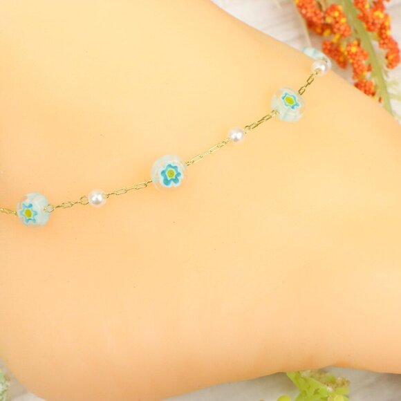 "Handmade Anklet – Elegant & Delicate Jewelry for Women | UNVRC1709 - Picture 3 of 10